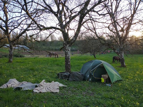 tente voyage a cheval